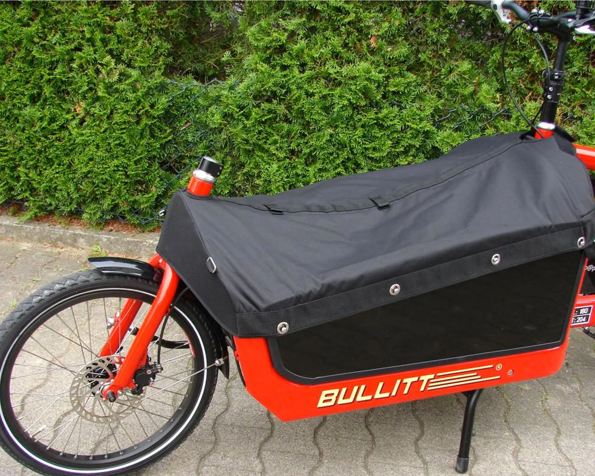 Original Ersatzteile für dein Lastenrad – jetzt direkt online bestellen Stabile Lastenrad-Abdeckung – passgenaues Ersatzteil für trockene Transporte.