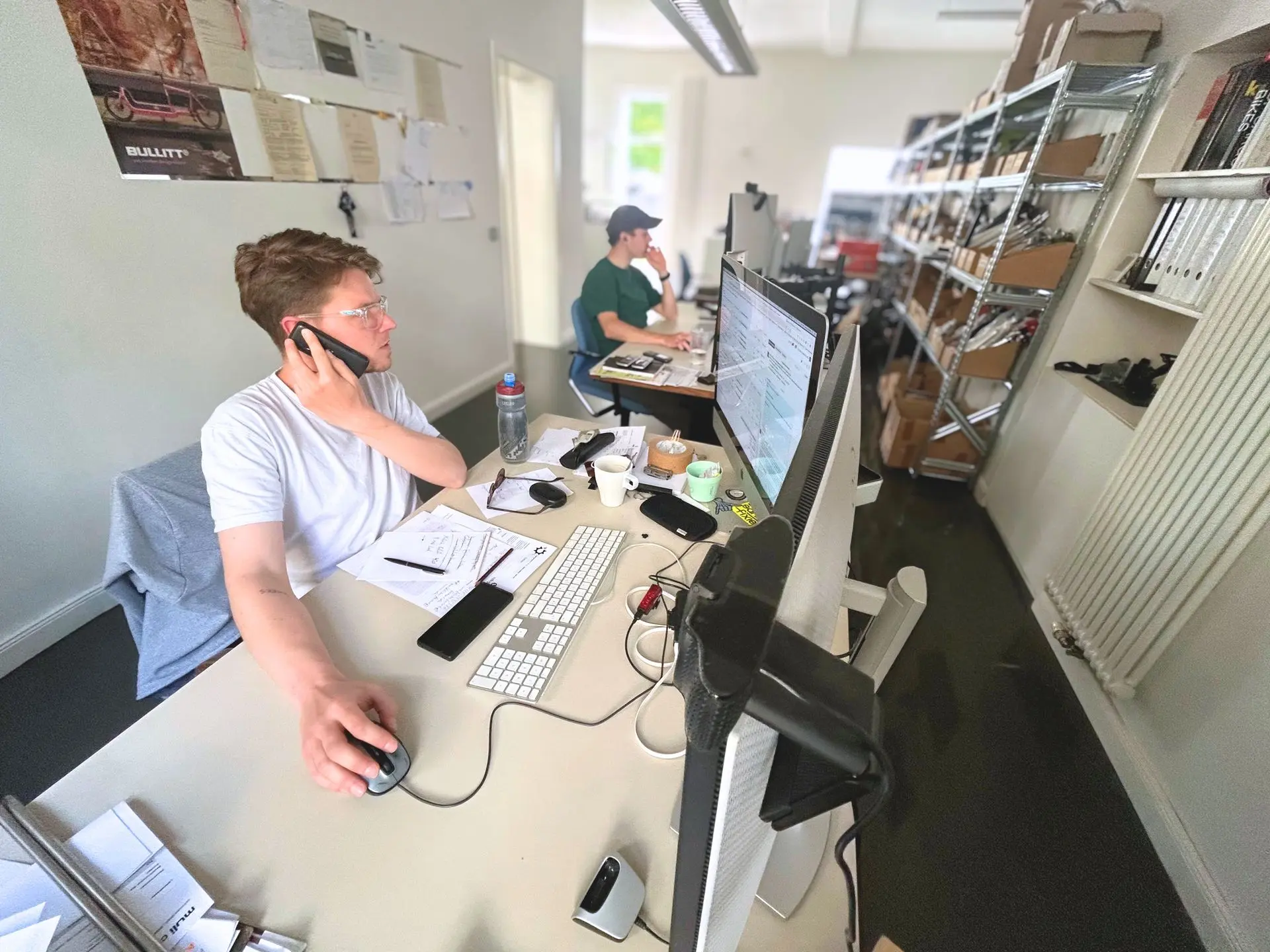 Ob online oder vor Ort – wir klären mit dir alle Fragen zur Firmenmobilität. Beratung zu Firmenmobilität – per Telefon, E-Mail oder im direkten Gespräch